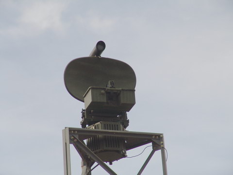 Este radar (que roda)  para detectar possveis embarcaes que se dirijam a Barragem